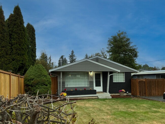 10521 16th St E in Edgewood, WA - Building Photo - Building Photo