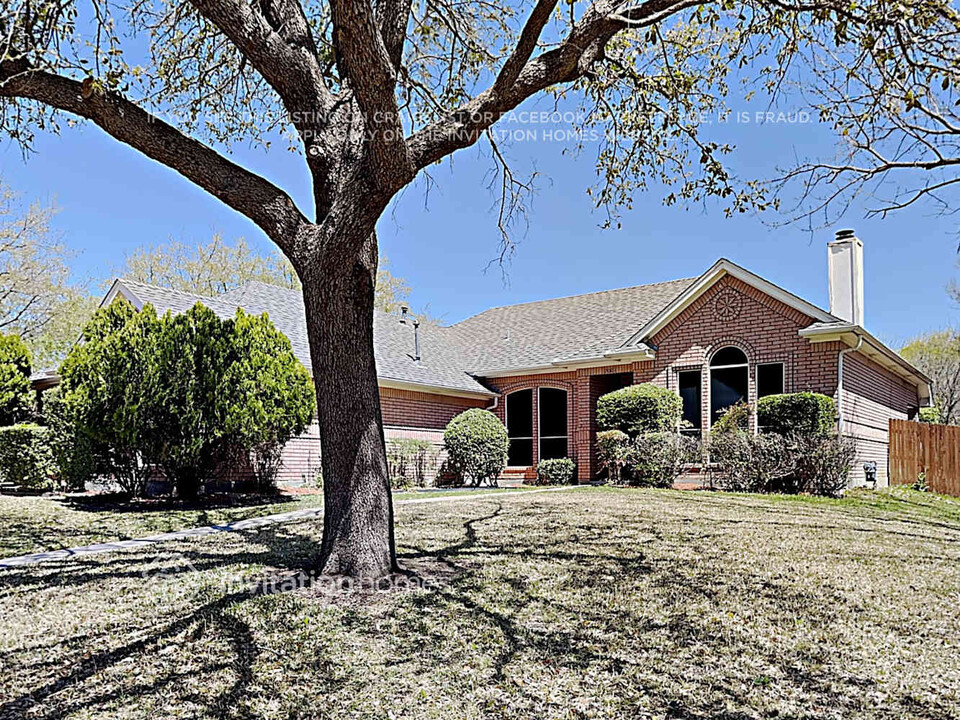 2001 Chrisman Trail in Mansfield, TX - Building Photo