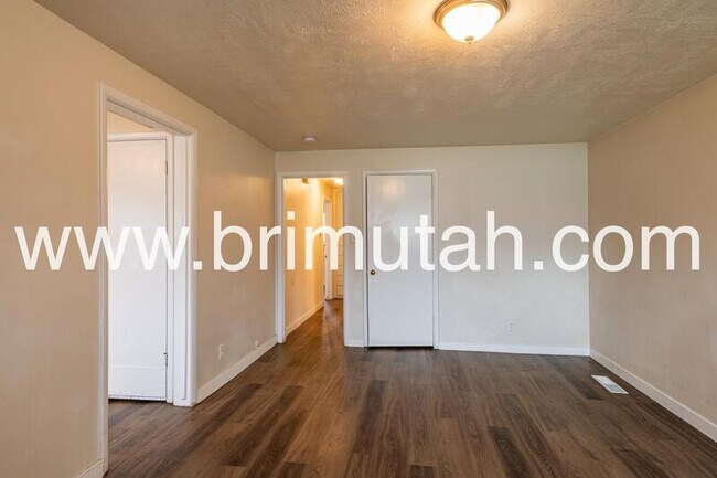 226 W 400 N in Salt Lake City, UT - Building Photo - Building Photo