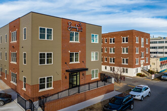 Artifacts Warehouse Lofts in Springfield, MO - Foto de edificio - Building Photo