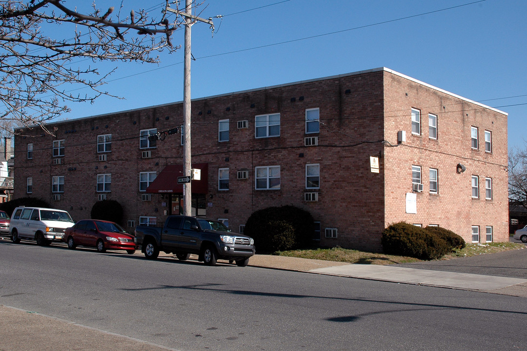 Oregon Arms in Philadelphia, PA - Building Photo