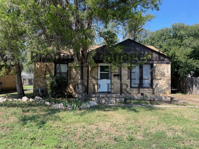 property at 3610 S Lipscomb St