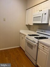 12913 Alton Square in Herndon, VA - Building Photo - Building Photo