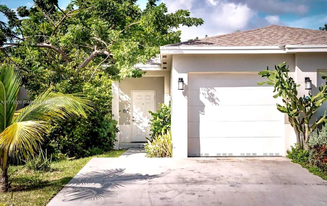 843 NW 1st Ave in Fort Lauderdale, FL - Building Photo
