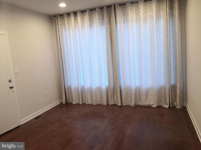 property at 615 N 10th St