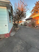 208 E Broadway St in Goldendale, WA - Building Photo - Building Photo