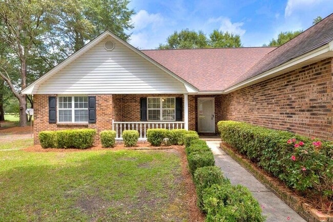 property at 15 Killarney Ln