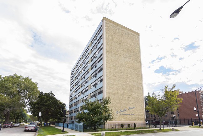 O'Tool Tower in Chicago, IL - Foto de edificio - Building Photo