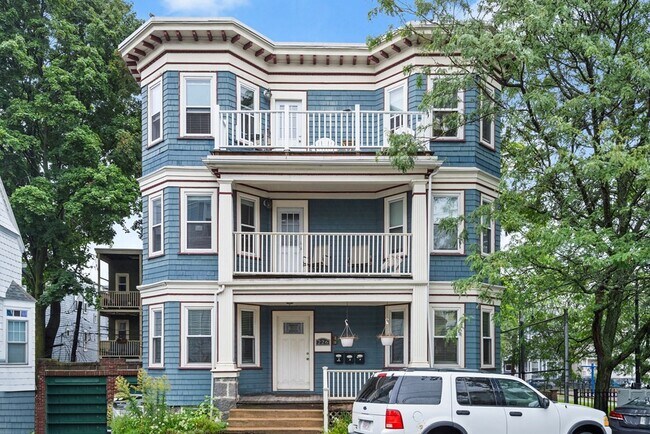 property at 226 E Cottage St