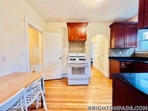 38 Kirkwood Rd in Boston, MA - Building Photo - Building Photo