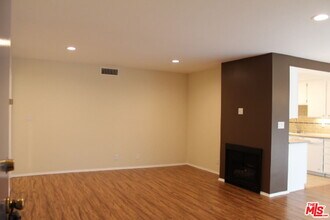 2349 S Bentley Ave in Los Angeles, CA - Building Photo - Building Photo