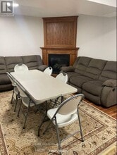 24 Limerick Ln in Brantford, ON - Building Photo - Building Photo