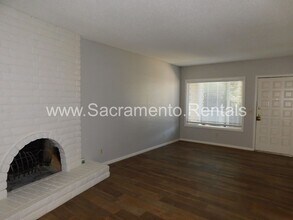 6419 Hillsdale Blvd in Sacramento, CA - Building Photo - Building Photo