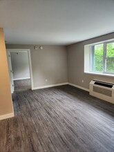 1616 W Bender Rd in Glendale, WI - Building Photo - Building Photo