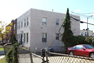 3546 6th St NW in Washington, DC - Foto de edificio - Building Photo