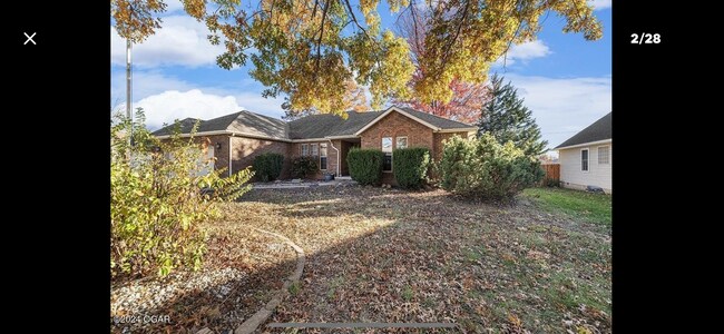 114 Briar Meadow Dr in Carl Junction, MO - Foto de edificio - Building Photo