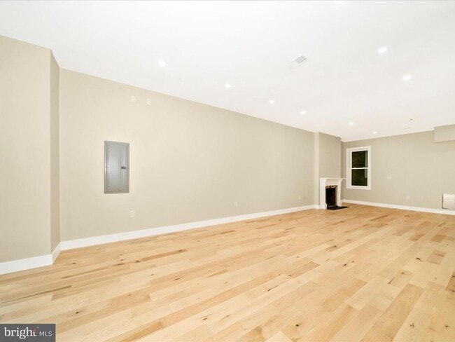 60 Q St NE in Washington, DC - Building Photo - Building Photo