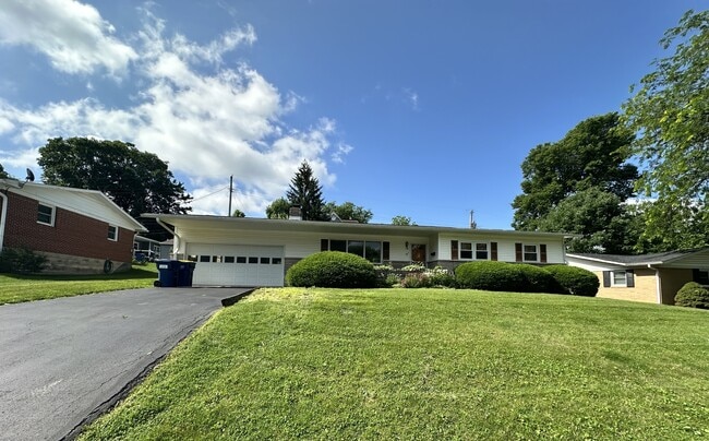 property at 9 Paradise Ln