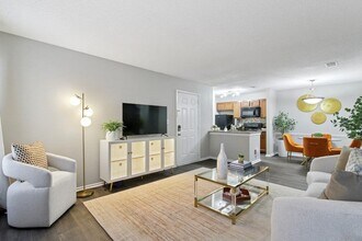 Wood Pointe Apartment Homes in Marietta, GA - Foto de edificio - Building Photo