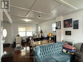 4893 Hunter St in Niagara Falls, ON - Building Photo - Building Photo