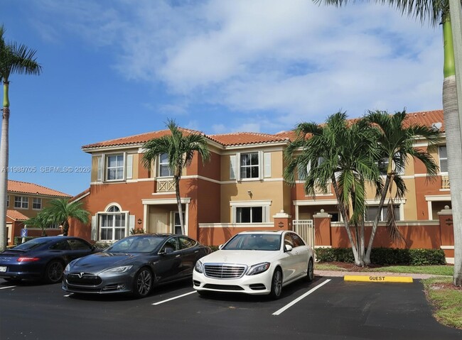 11479 NW 60th Terrace in Doral, FL - Building Photo - Building Photo