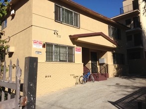 Park Vista in Los Angeles, CA - Foto de edificio - Building Photo