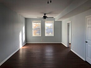 16 W Burlington Ave in Westmont, IL - Building Photo - Building Photo