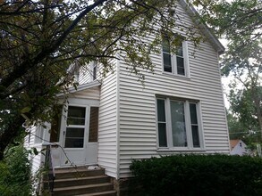 622 W 18th St in Cedar Falls, IA - Building Photo - Building Photo