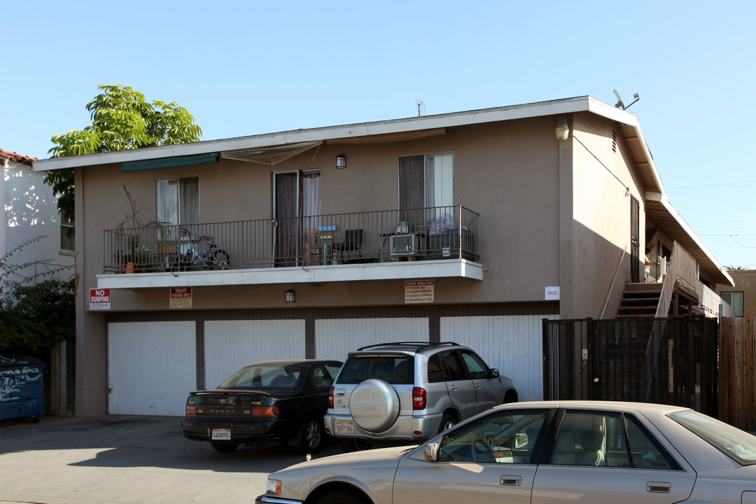 768 Cerritos Ave in Long Beach, CA - Foto de edificio