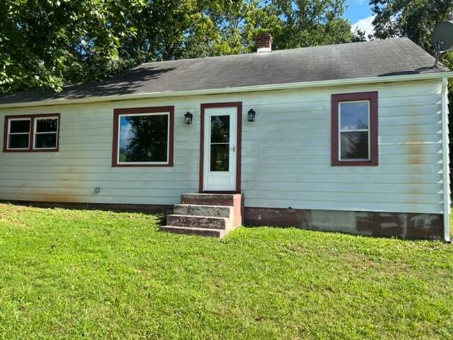 1333 Falling Spring Rd in Glasgow, VA - Building Photo - Building Photo