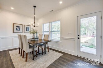 1233 Eastway Dr in Charlotte, NC - Building Photo - Building Photo
