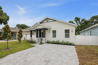 2150 43rd Terrace N in St. Petersburg, FL - Building Photo - Building Photo