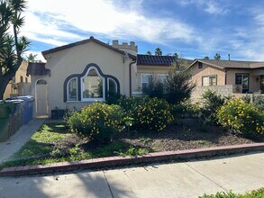 3308 Glenhurst Ave, Unit 3308 Glenhurst Ave in Los Angeles, CA - Building Photo - Building Photo