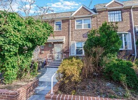 33-05 143rd St in Queens, NY - Building Photo