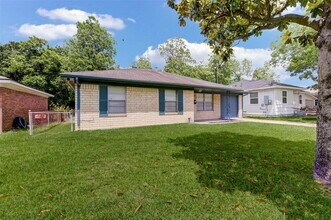 5907 Nelwyn St in Houston, TX - Building Photo - Building Photo