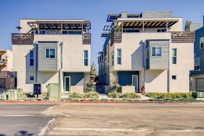 property at 1025 30th St