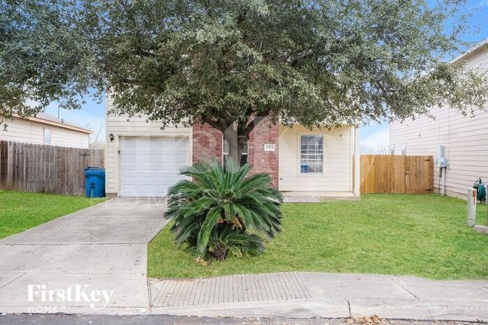 10934 Moonlit Canyon in San Antonio, TX - Building Photo