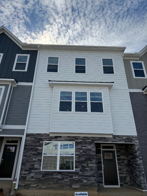 703 Lucky Clover Wy in Fuquay Varina, NC - Building Photo - Building Photo