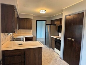 92 Brookfield Dr in Oxford, MI - Building Photo - Building Photo