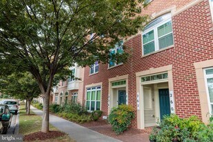 256 Urban Avenue in Gaithersburg, MD - Building Photo