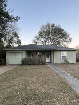 12 Putnam Ave in Orange, TX - Building Photo