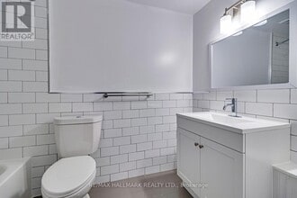 7555 Goreway Dr in Mississauga, ON - Building Photo - Building Photo