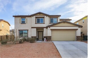 3560 Mount Whitney Ave, Unit 1 in Rosamond, CA - Building Photo