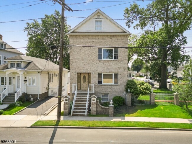 504 E Blancke St in Linden, NJ - Building Photo - Building Photo