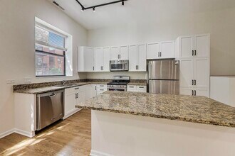 1152 W Madison St in Chicago, IL - Building Photo - Building Photo