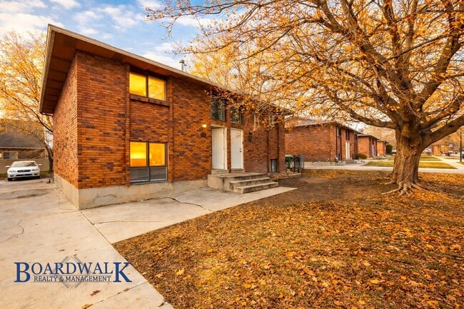 233 E Julie Anna Dr in Sandy, UT - Building Photo - Building Photo