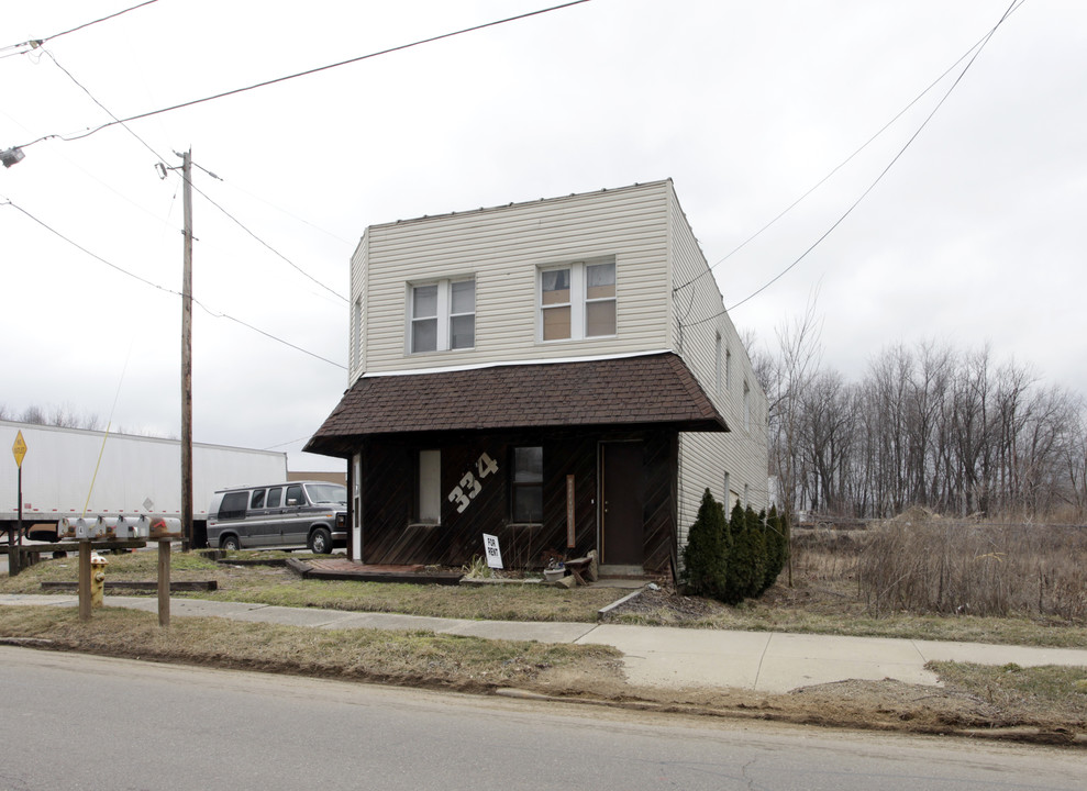 334 Massillon Rd in Akron, OH - Foto de edificio