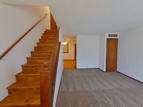 3233 S Illinois St in Wichita, KS - Building Photo - Building Photo