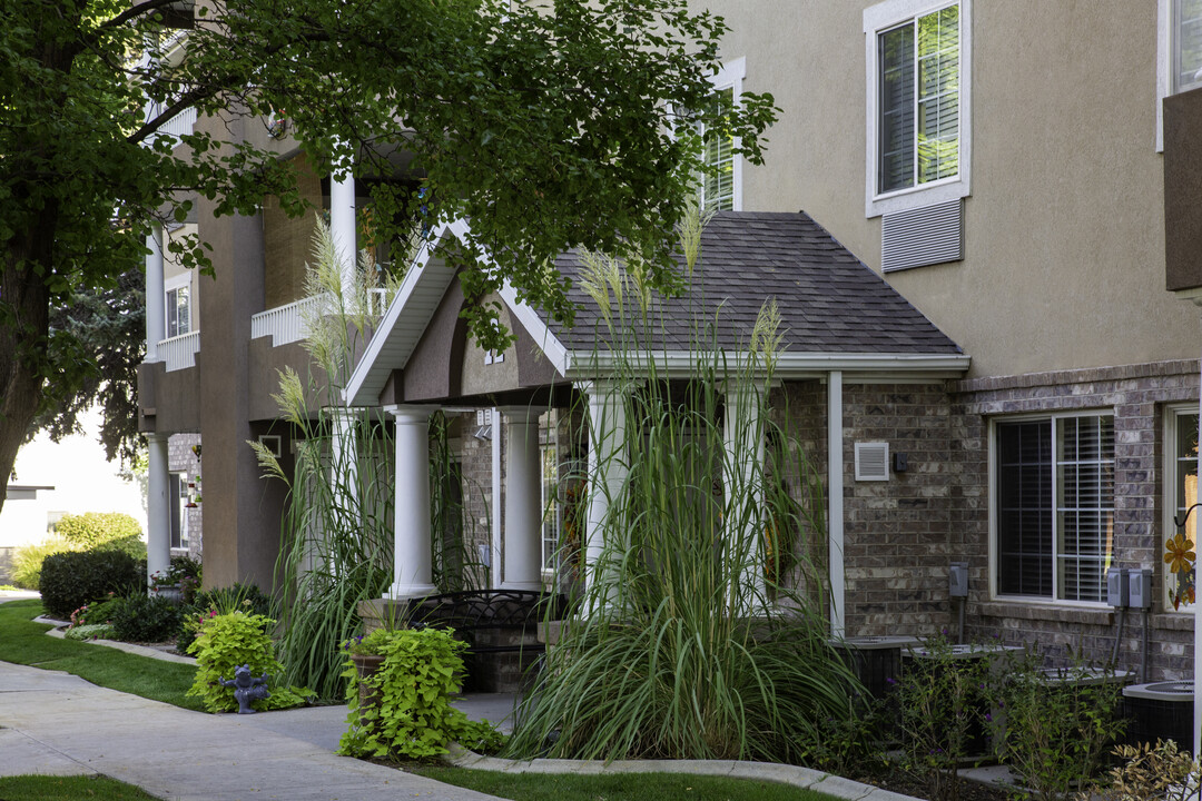 Riley Court in Bountiful, UT - Foto de edificio