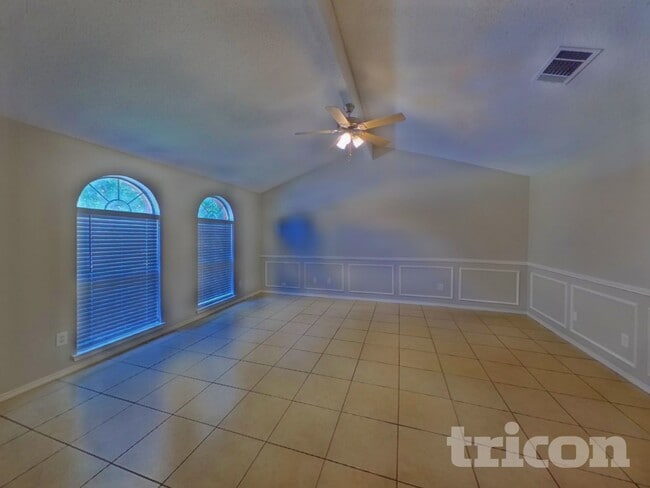 6701 Spur Ridge Ct in Arlington, TX - Foto de edificio - Building Photo